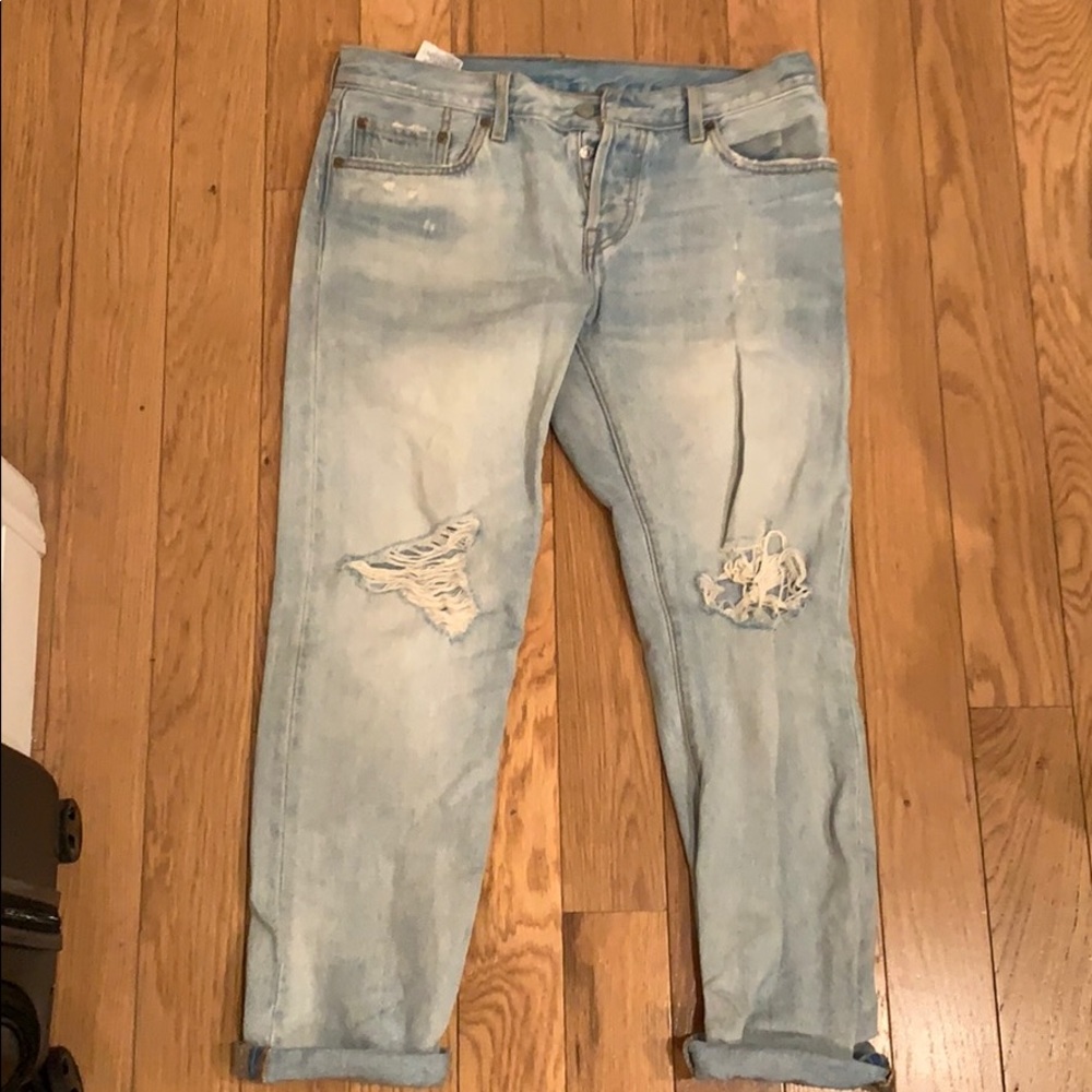 Levi’s boyfriend cut jeans